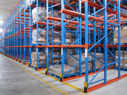 駛入式（貫通、通廊貨架）貨架